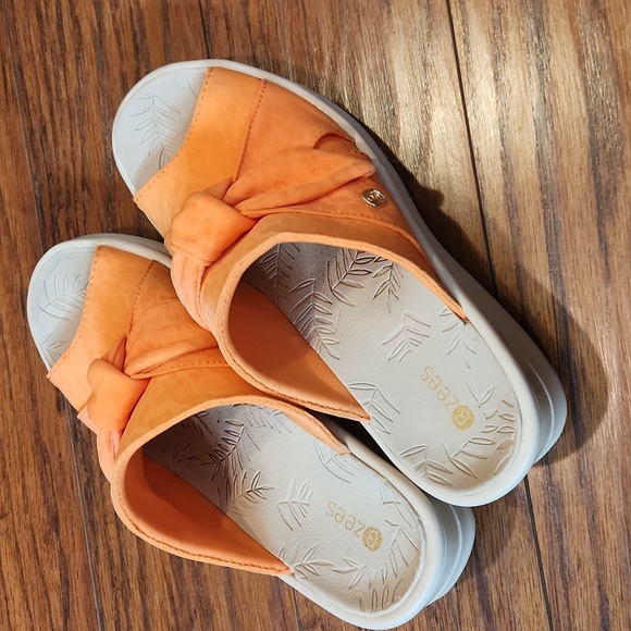 BZees LifeStride Smile Orange Wedge Slide Sandals - Picture 3 of 8